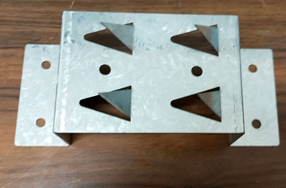 吸音コーナーインパリングクリップ、アコースティックパネル用シルバーメタル取り付けブラケット、壁防音設置ハードウェア